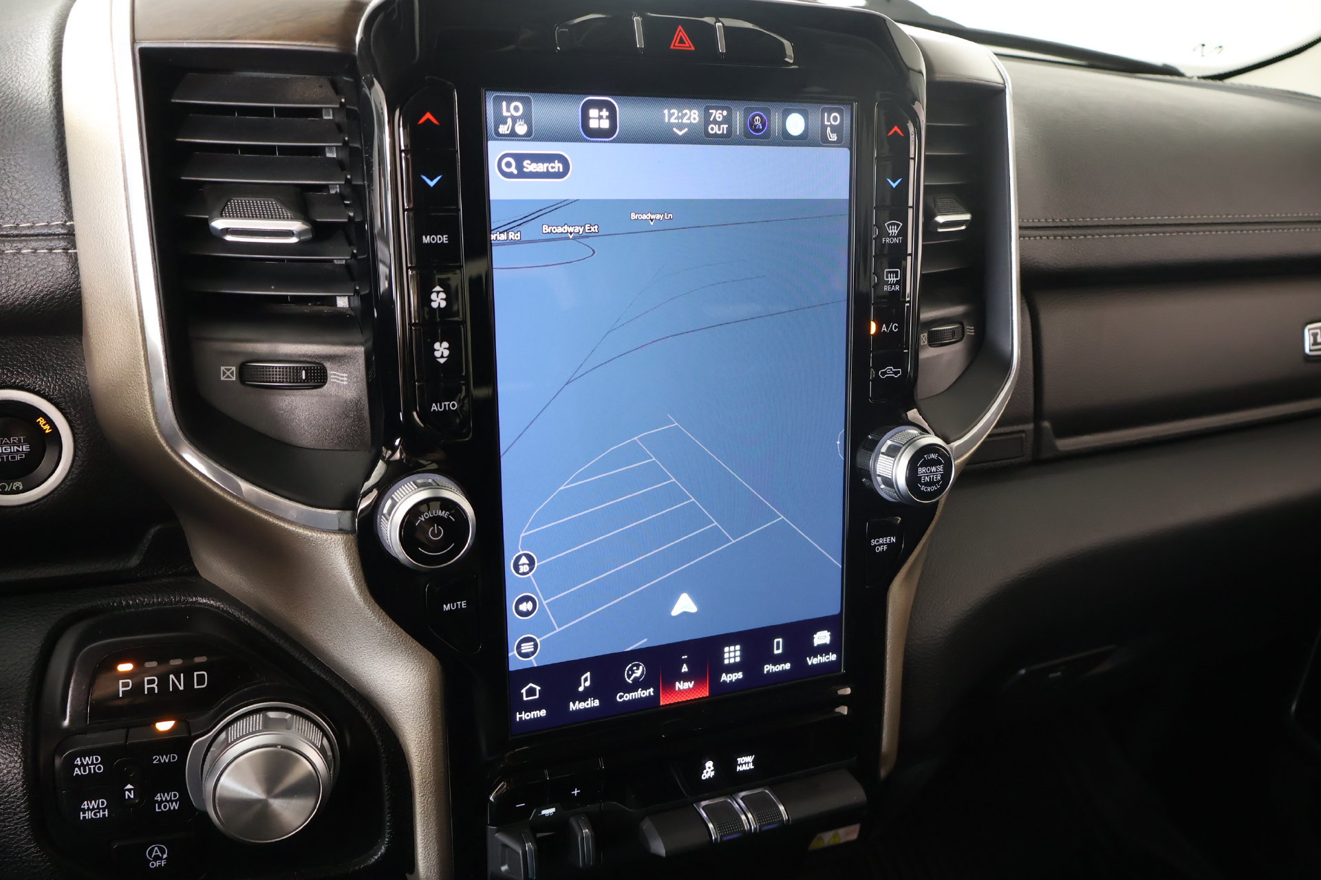 Used 2022 RAM 1500 Laramie AWD/4WD image 7