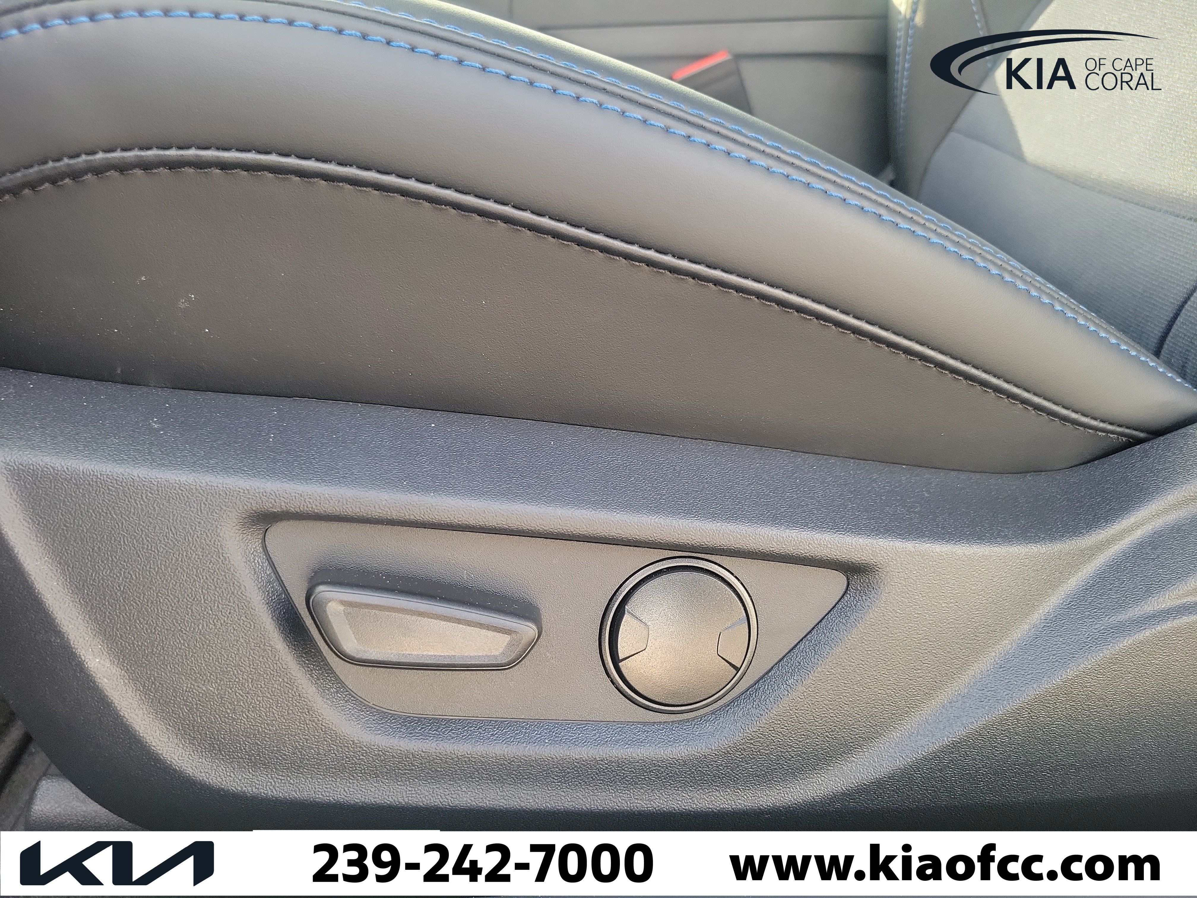 Used 2025 Ford Mustang Dark Horse RWD image 16