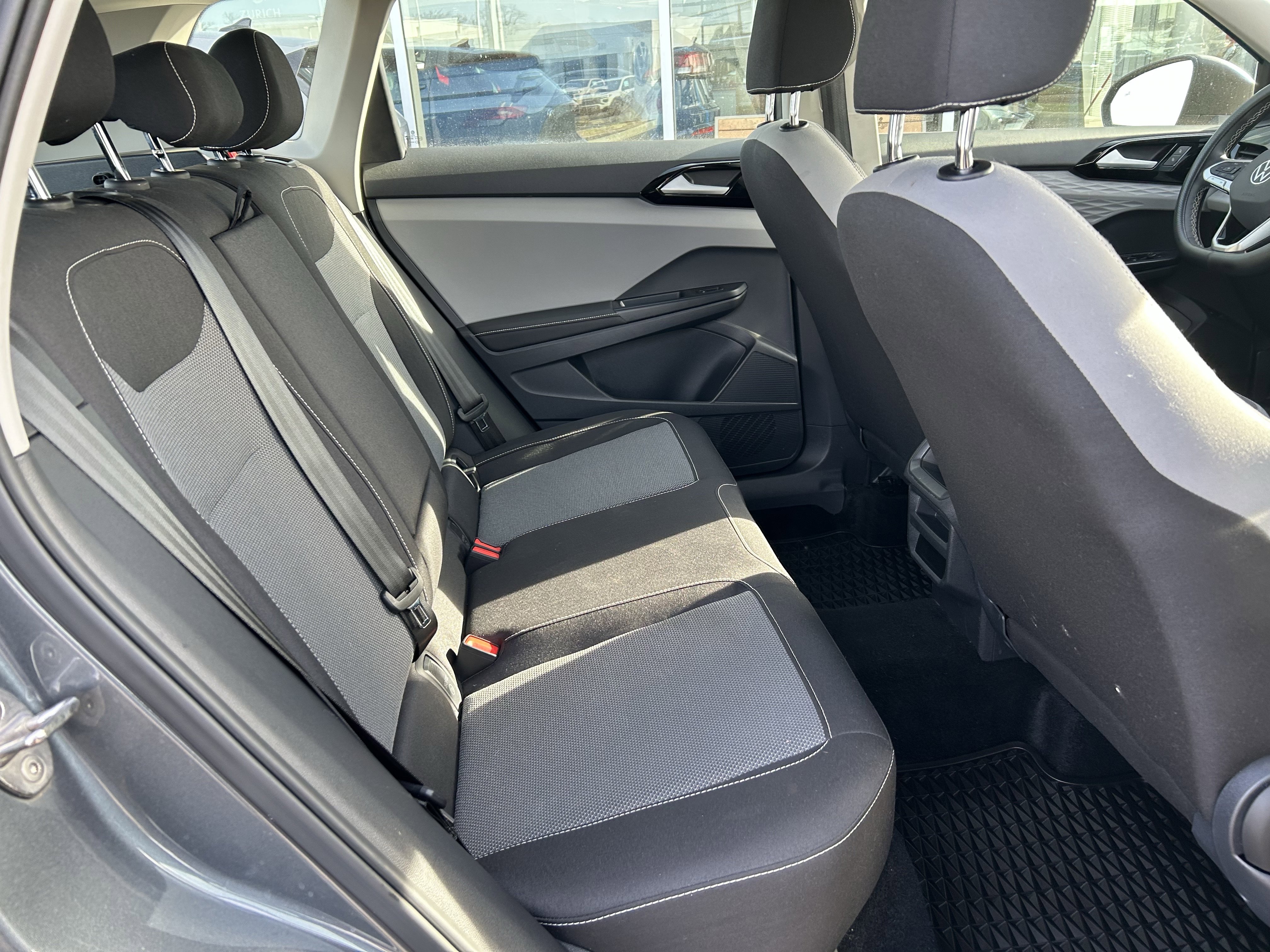 Certified 2024 Volkswagen Taos S image 31