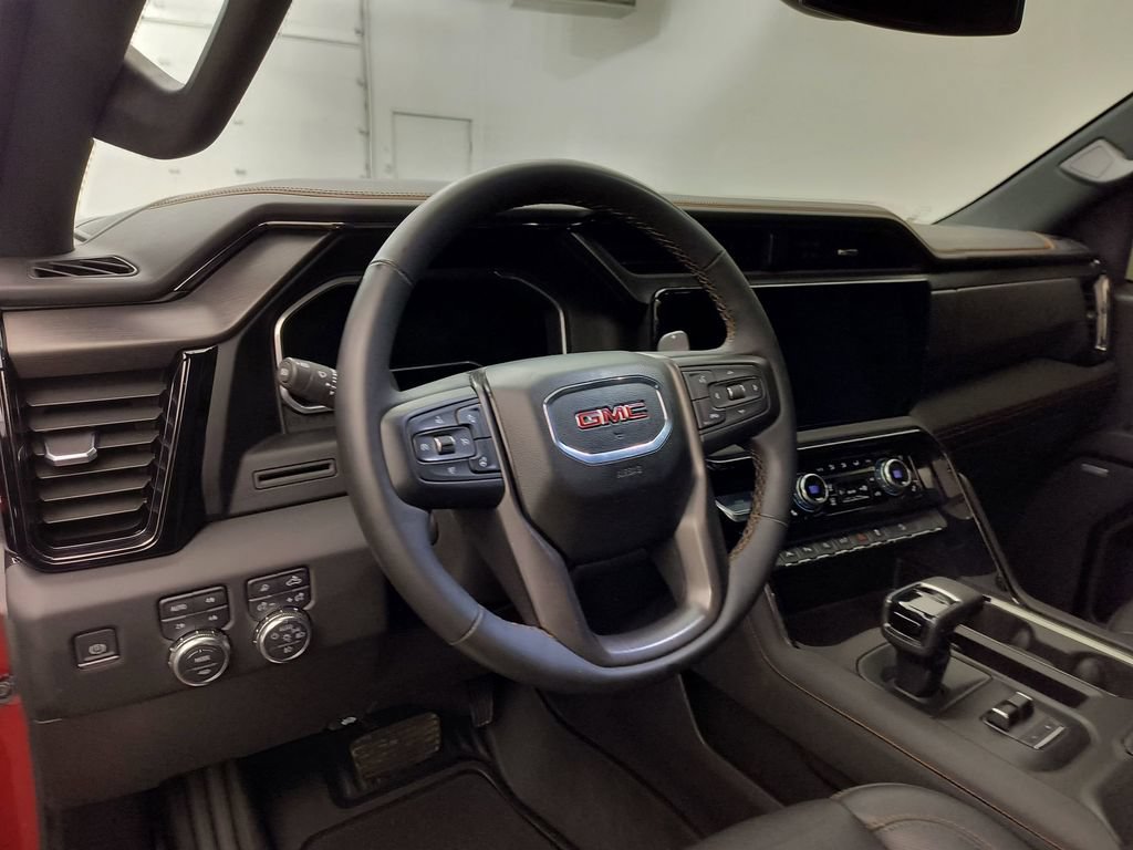 Used 2024 GMC Sierra 1500 AT4 w/ AT4 Preferred Package AWD/4WD image 4