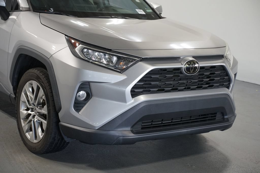 Used 2021 Toyota RAV4 XLE Premium FWD image 4