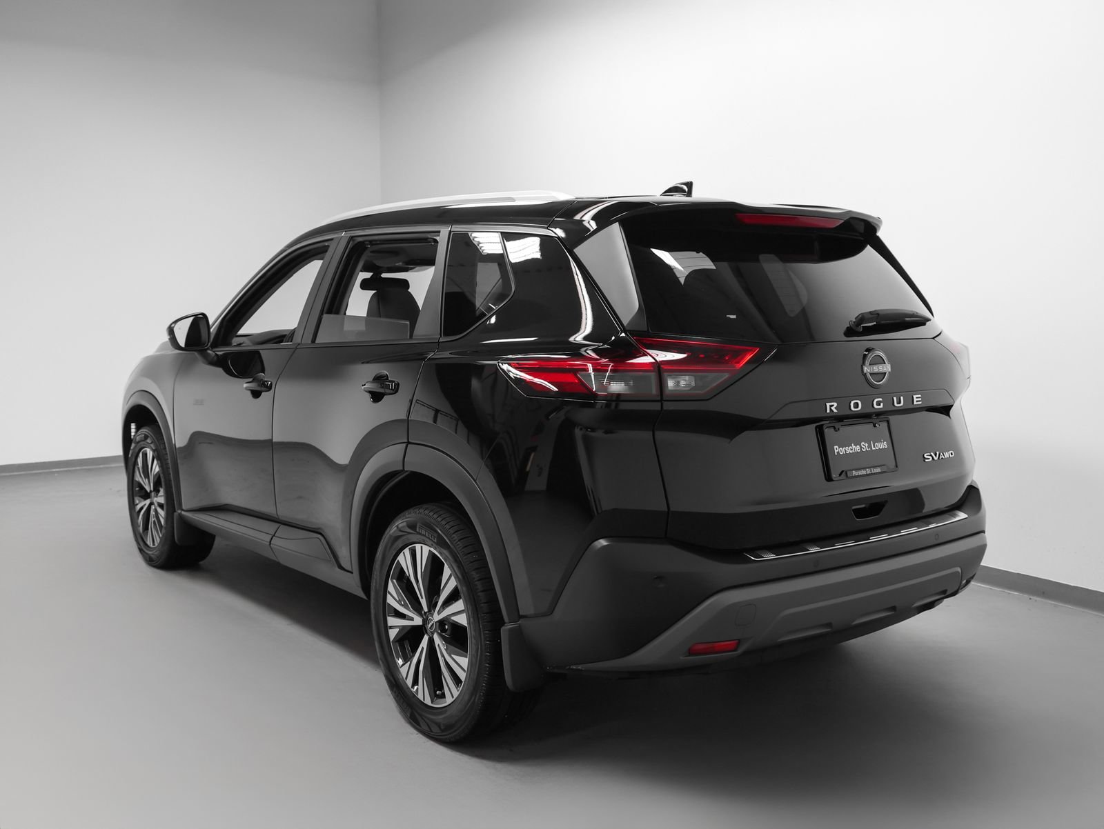 Used 2022 Nissan Rogue SV w/ SV Premium Package image 3