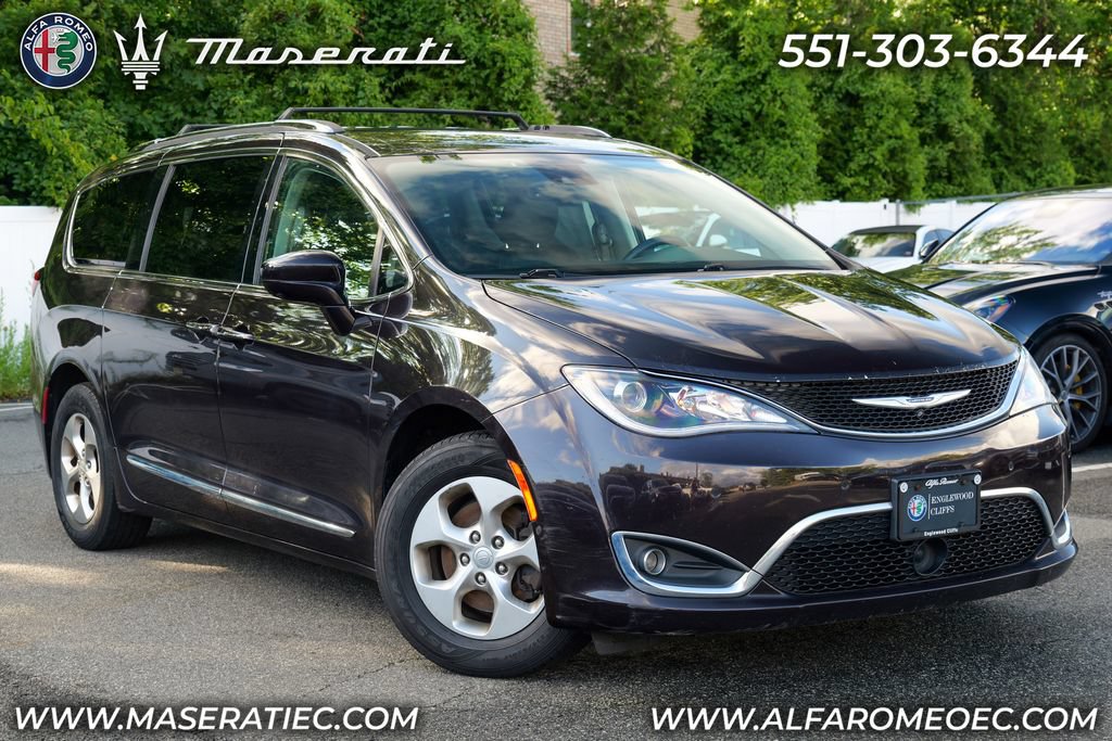 Used 2017 Chrysler Pacifica Touring-L Plus w/ Advanced Safetytec Group FWD image 1