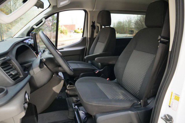 Used 2023 Ford Transit 350 XLT image 3