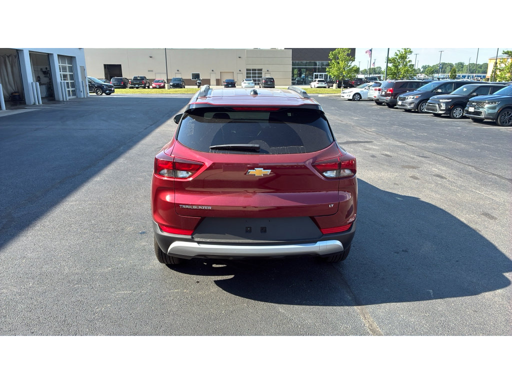 Used 2025 Chevrolet TrailBlazer LT FWD image 5