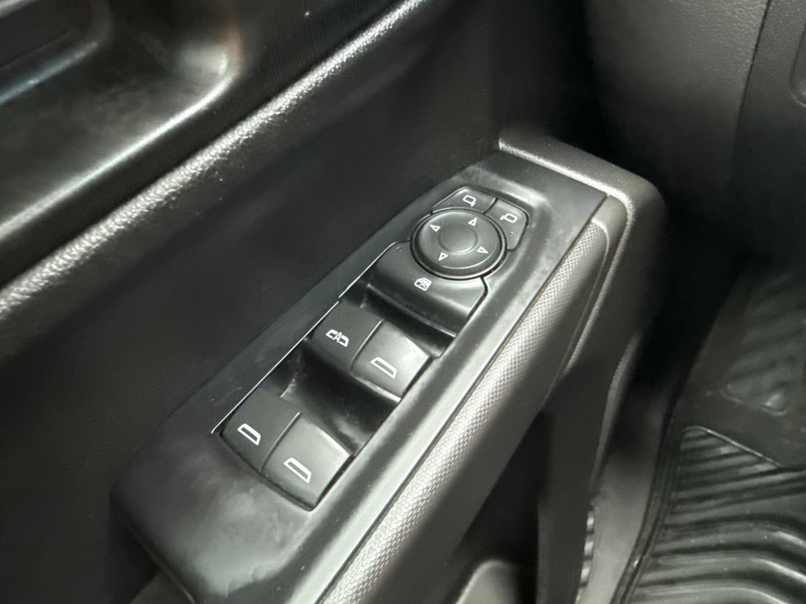 Used 2020 Chevrolet Silverado 1500 Custom Trail Boss w/ Custom Convenience Package AWD/4WD image 34