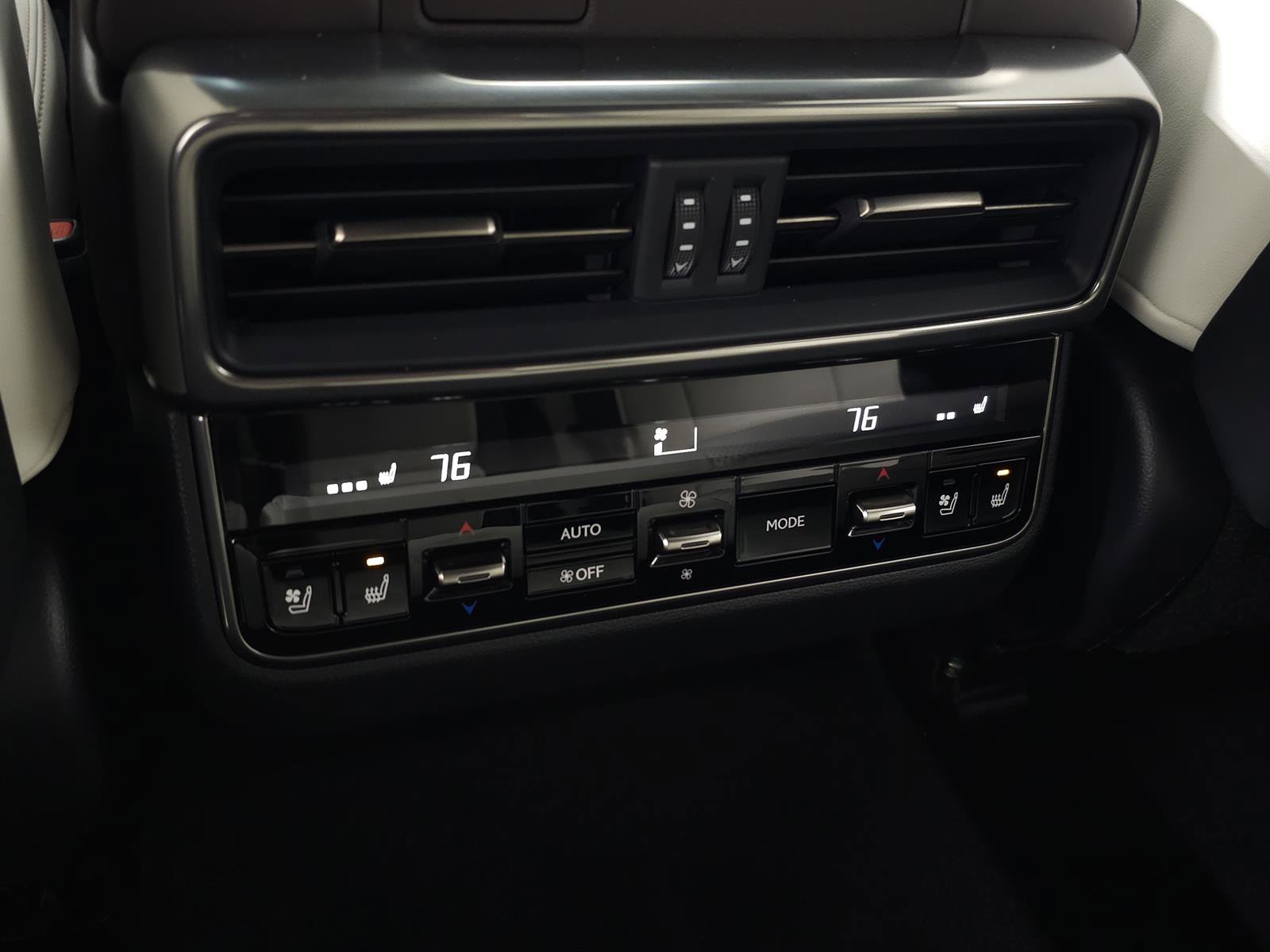 Certified 2024 Lexus LX 600 4WD w/ Appearance Package image 41