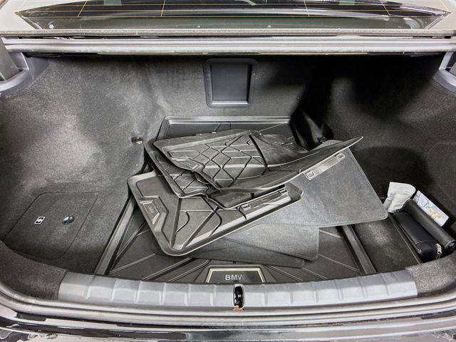 Used 2025 BMW 760i xDrive AWD/4WD image 27