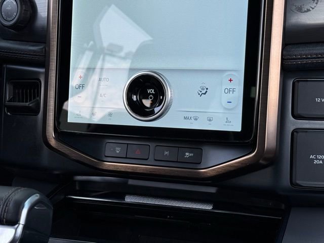 Used 2025 Ford F150 Lightning Lariat AWD/4WD image 31