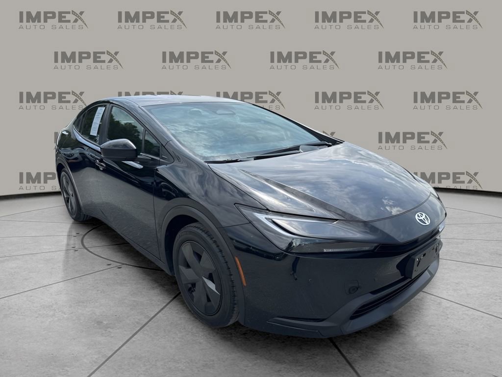 Used 2025 Toyota Prius LE FWD image 7