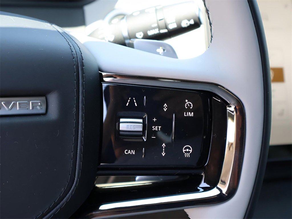 New 2026 Land Rover Range Rover Velar Dynamic SE image 32