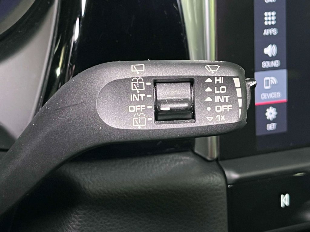 Used 2023 Porsche Macan AWD/4WD image 40