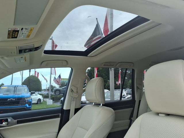 Used 2023 Lexus GX 460 Luxury w/ Accessory Package AWD/4WD image 18