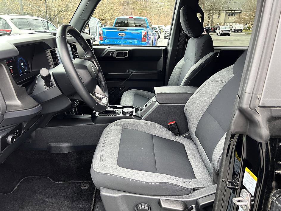 Used 2025 Ford Bronco Big Bend image 11