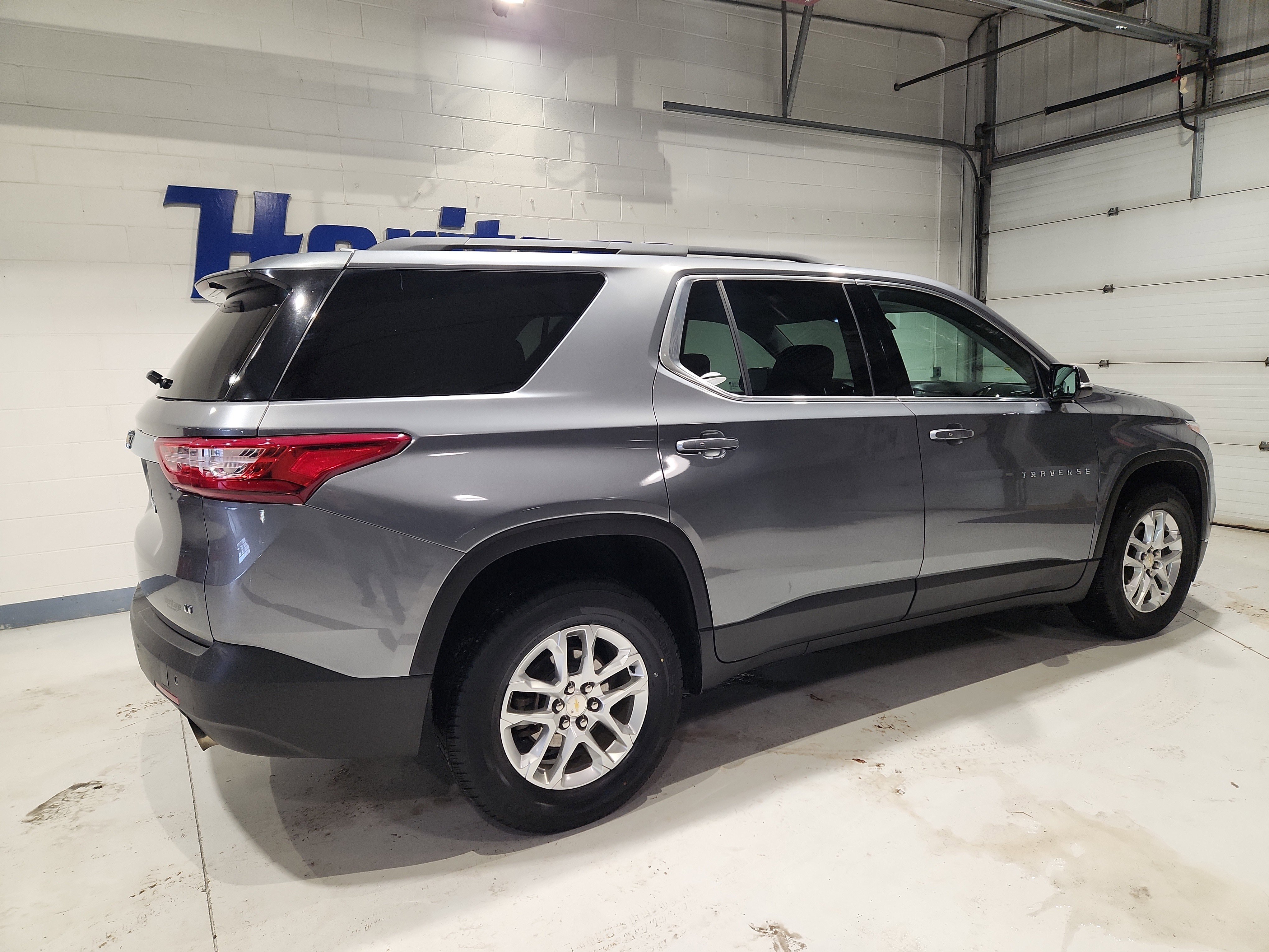 Used 2020 Chevrolet Traverse LT w/ LPO, Floor Liner Package image 24
