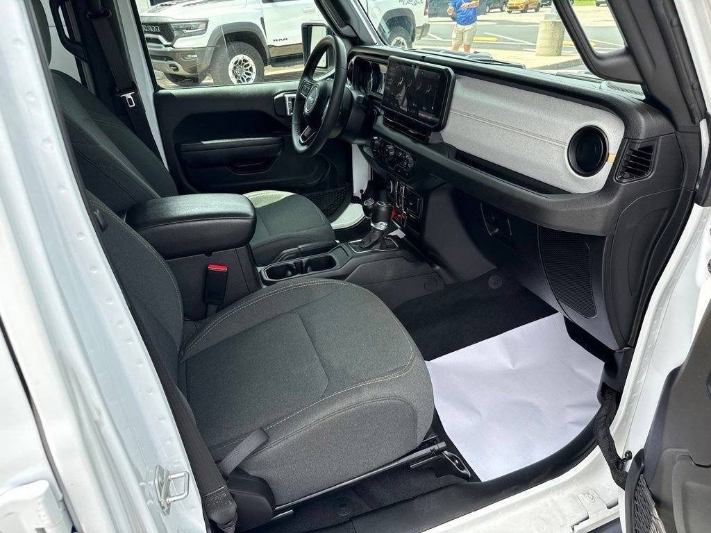 Used 2024 Jeep Wrangler Unlimited AWD/4WD image 12