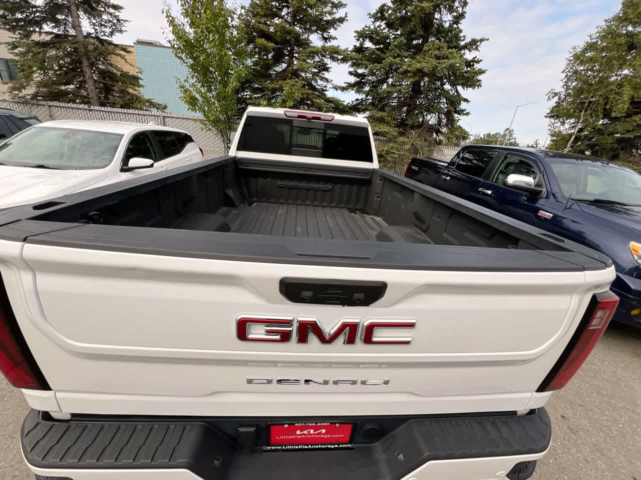 Used 2024 GMC Sierra 3500 Denali AWD/4WD image 25