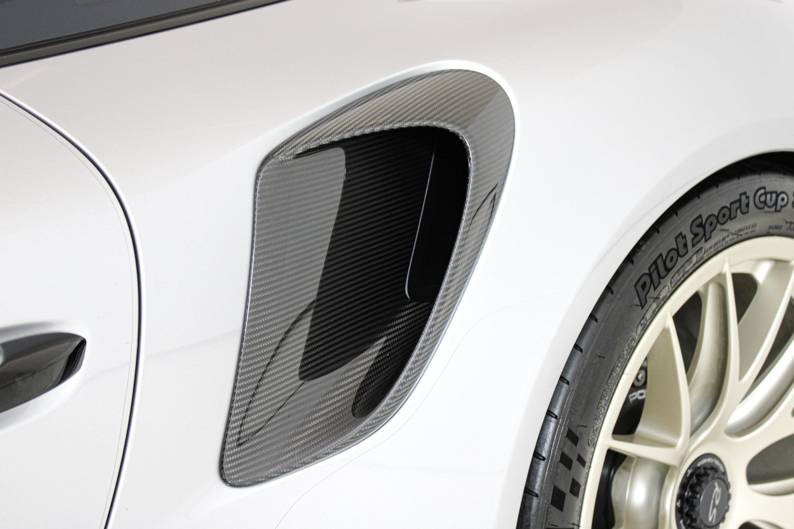 Used 2018 Porsche 911 GT2 RS RWD image 17