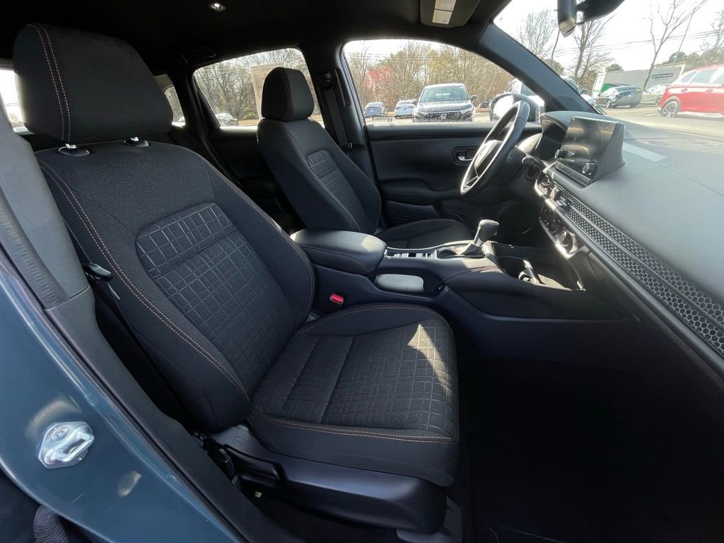 Certified 2025 Honda HR-V Sport image 31