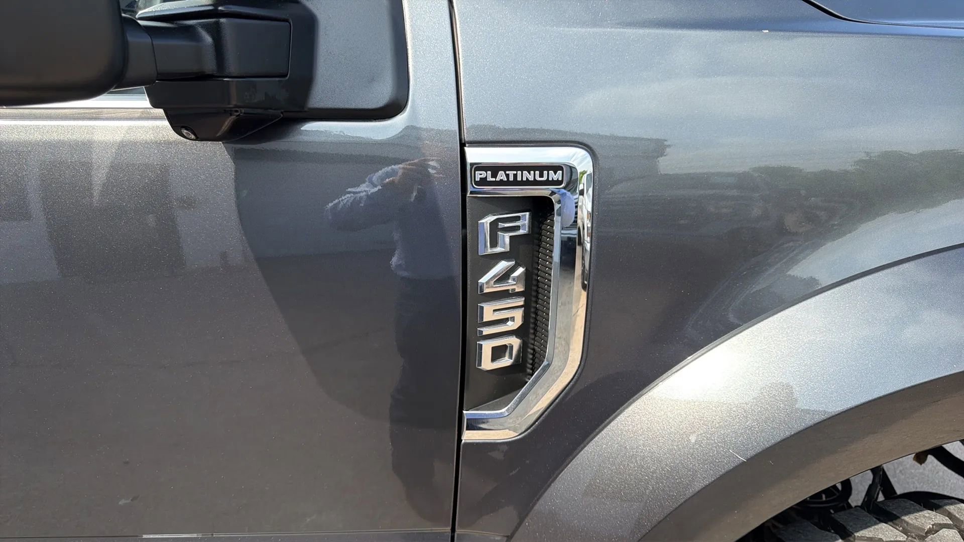 Used 2019 Ford F450 Platinum w/ Platinum Ultimate Package AWD/4WD image 19