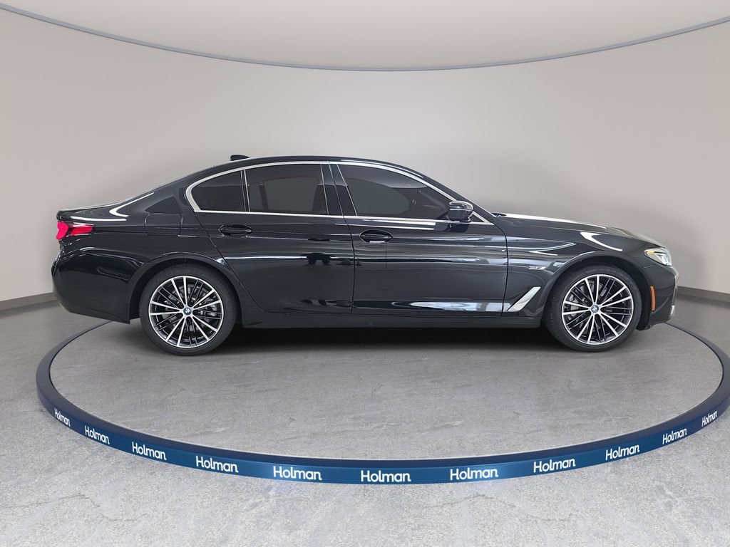 Used 2023 BMW 530e w/ Convenience Package image 6