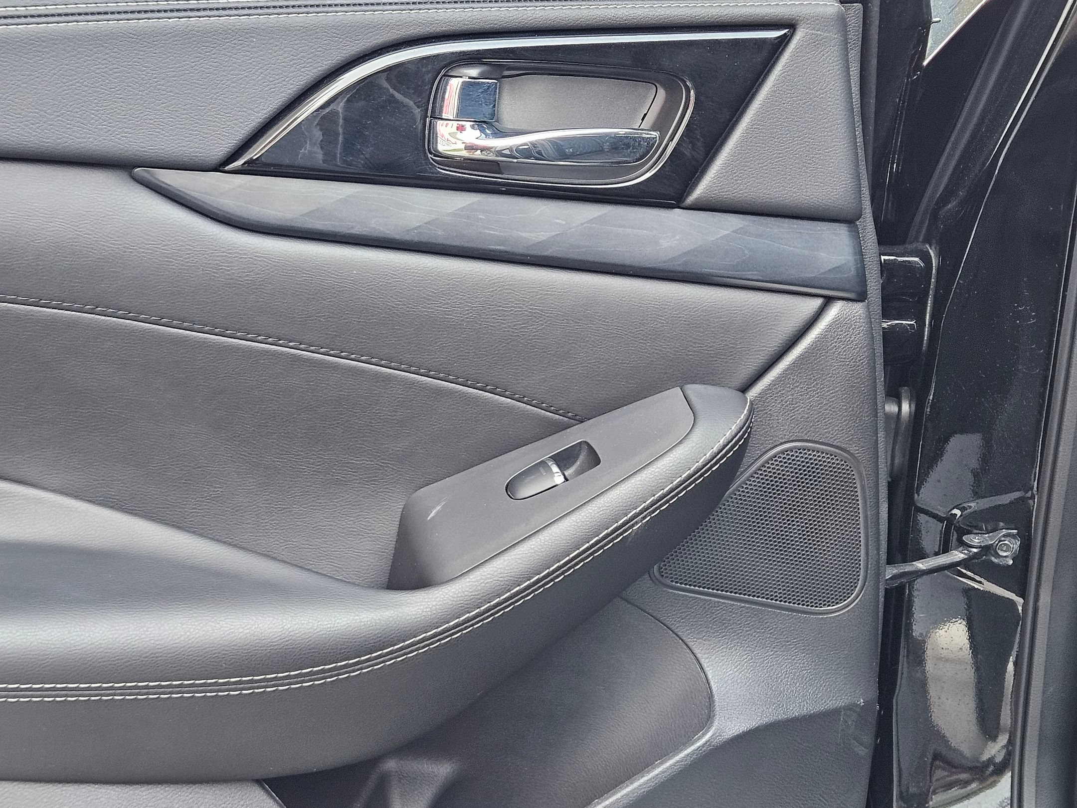 Used 2023 Nissan Maxima Platinum w/ Sport Mat Group FWD image 23