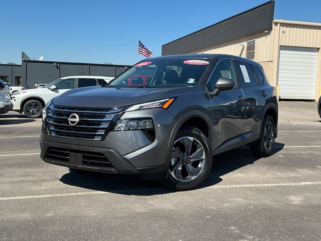 Used 2026 Nissan Rogue SV w/ Cold Weather Package FWD image 2