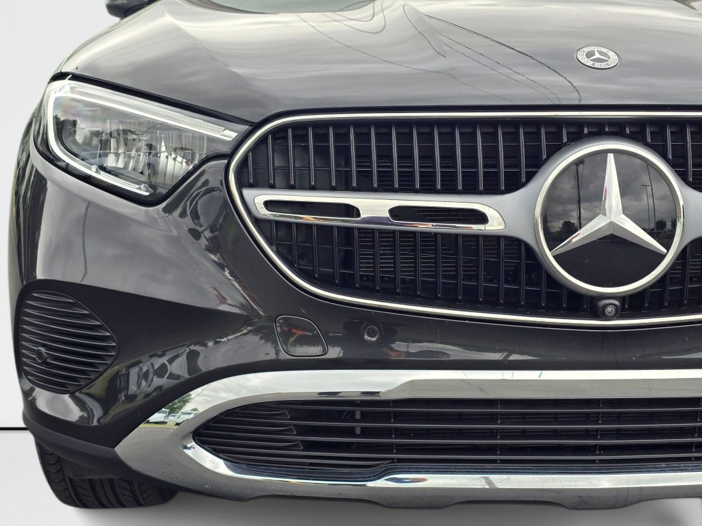 Used 2025 Mercedes-Benz GLC 300 4MATIC image 30
