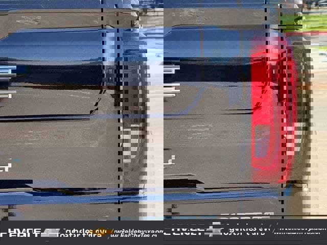 Used 2023 GMC Sierra 1500 Denali Ultimate image 8