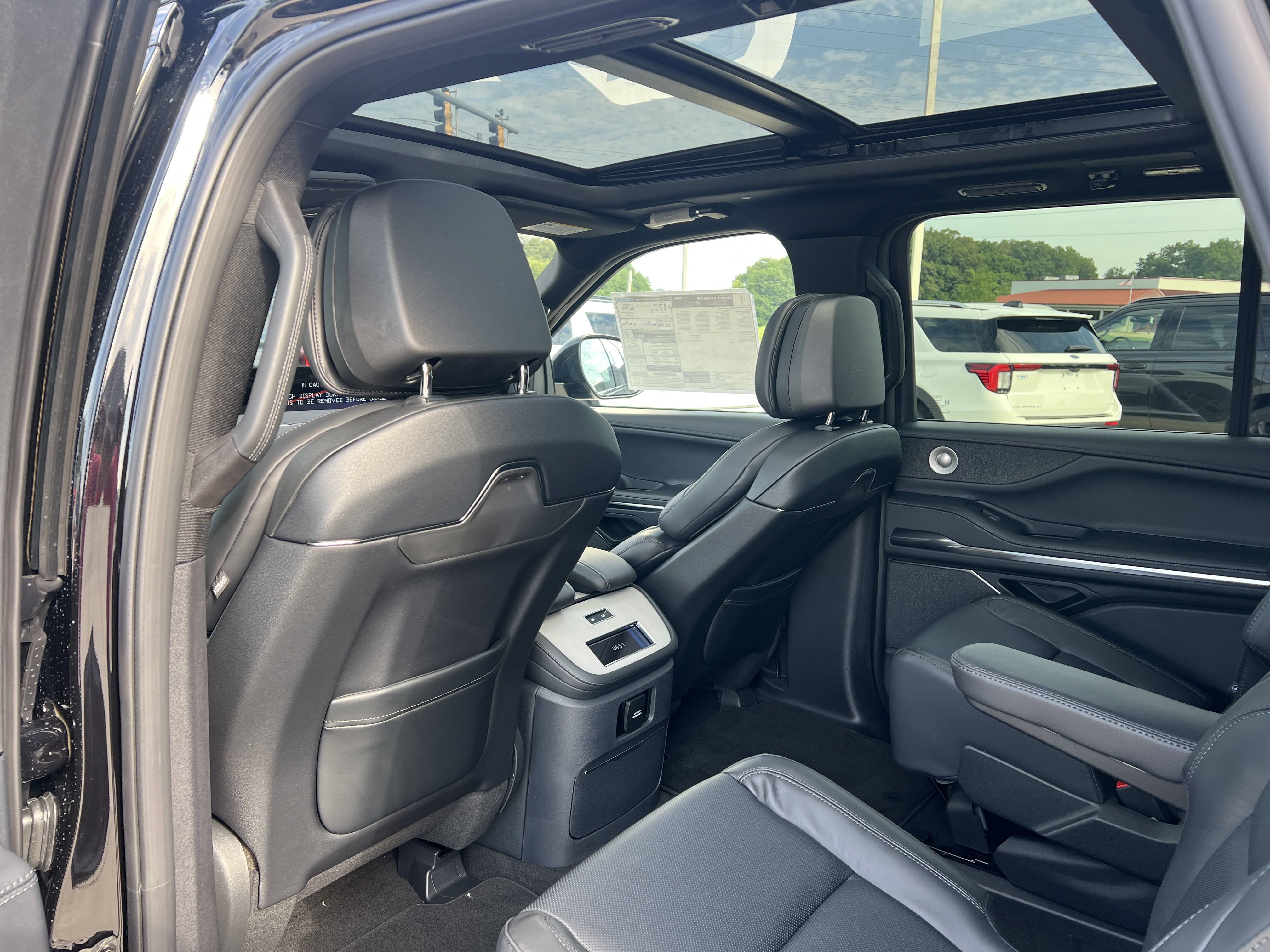 New 2025 Lincoln Navigator L Reserve image 14