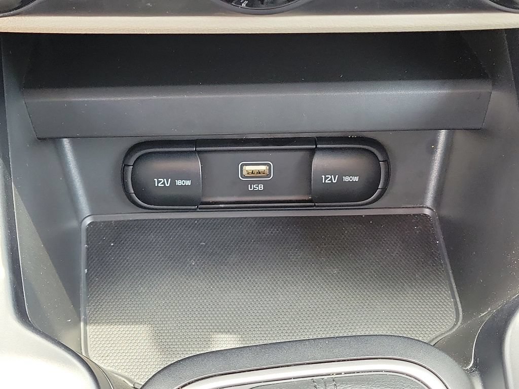 Used 2025 Kia Soul LX w/ LX Technology Package FWD image 24