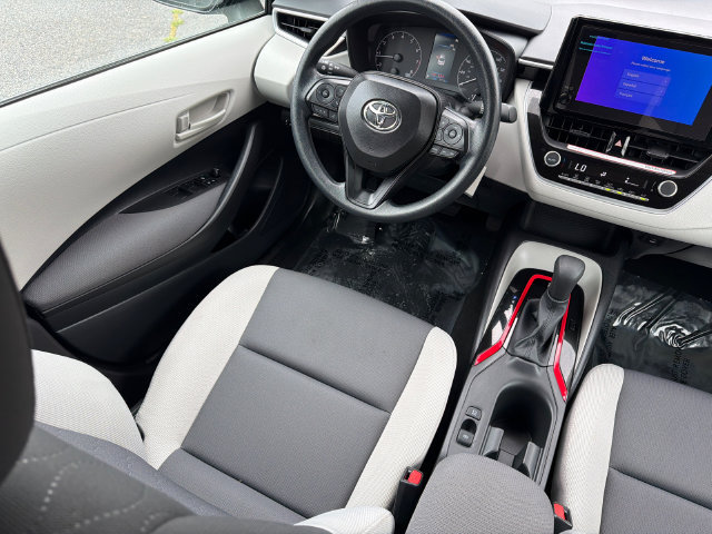 Used 2025 Toyota Corolla LE FWD image 21