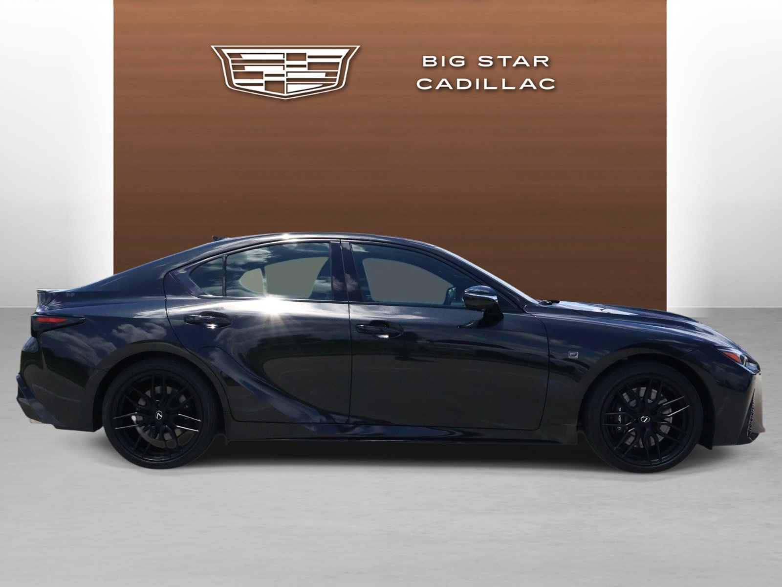 Used 2023 Lexus IS 500 RWD image 6