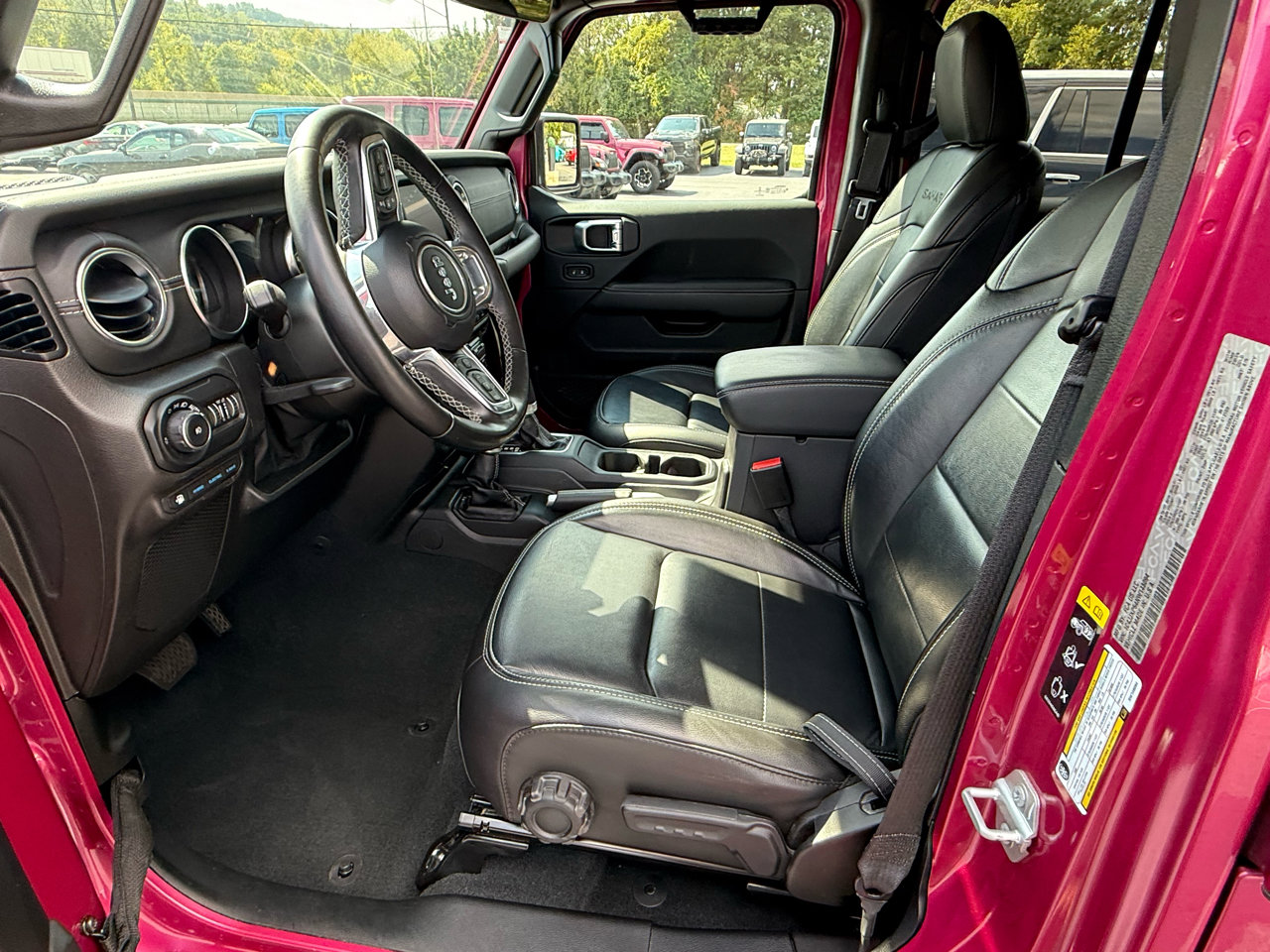 Used 2022 Jeep Wrangler Unlimited Sahara w/ Cold Weather Group image 14