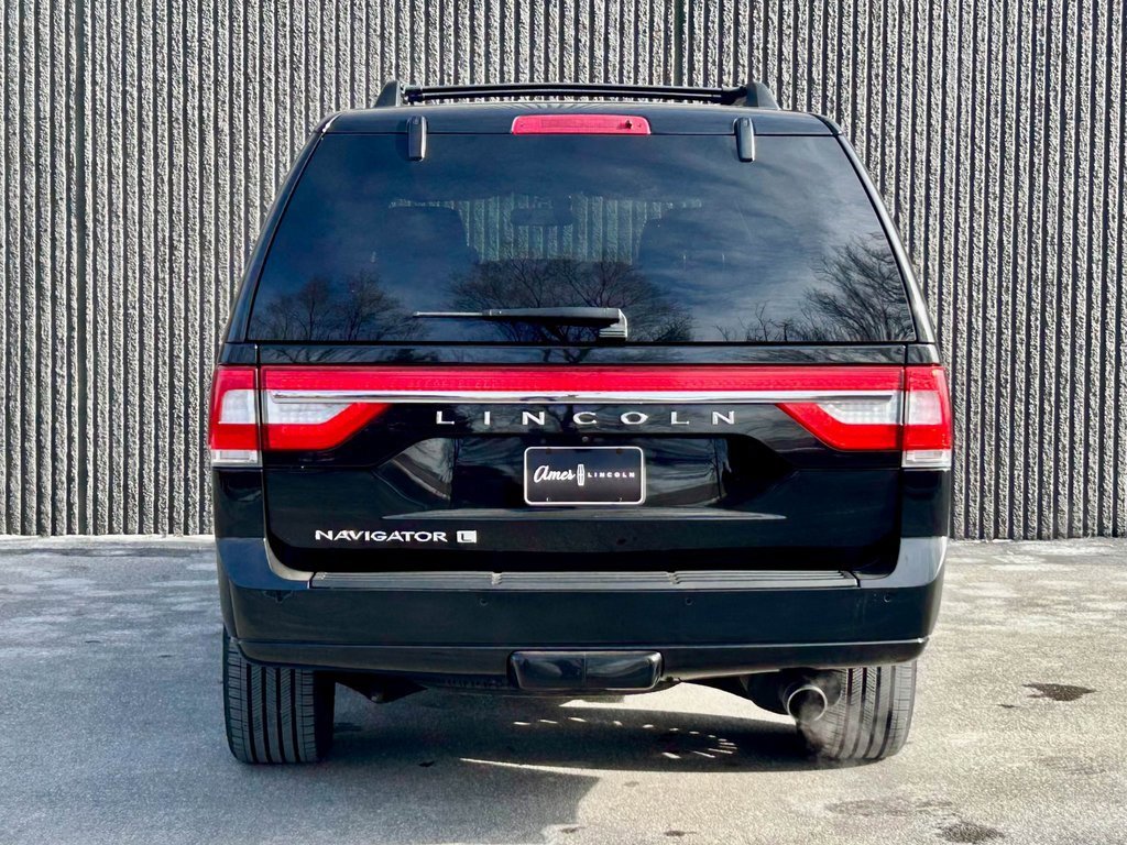 Used 2017 Lincoln Navigator L Reserve image 4