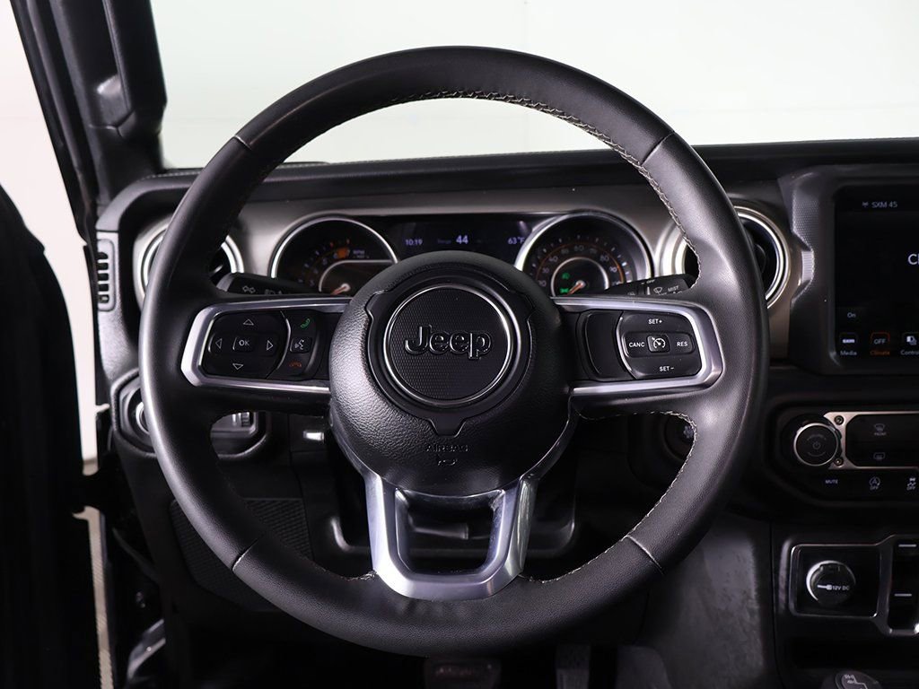 Used 2023 Jeep Wrangler Unlimited Sahara AWD/4WD image 32