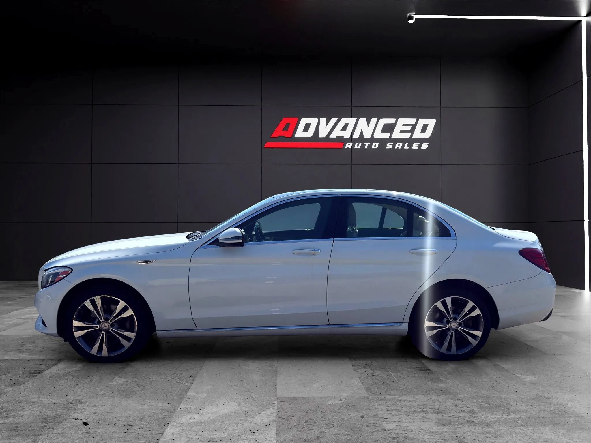 Used 2017 Mercedes-Benz C 300 4MATIC Sedan image 21