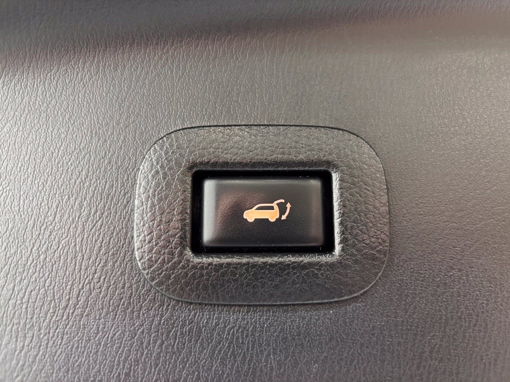 Used 2018 Nissan Armada Platinum w/ Captain Seat Package AWD/4WD image 35