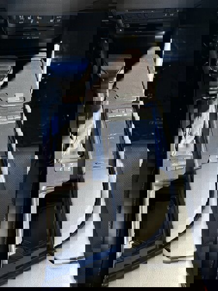 Used 2019 Lexus ES 300h image 16