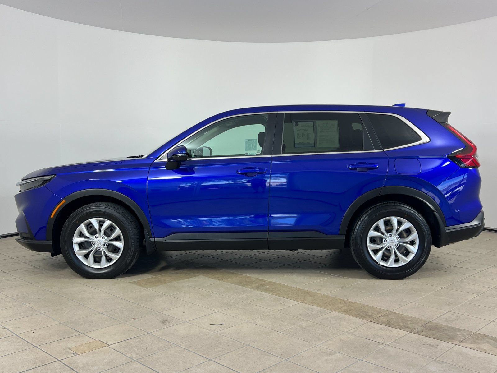 Used 2025 Honda CR-V LX image 3