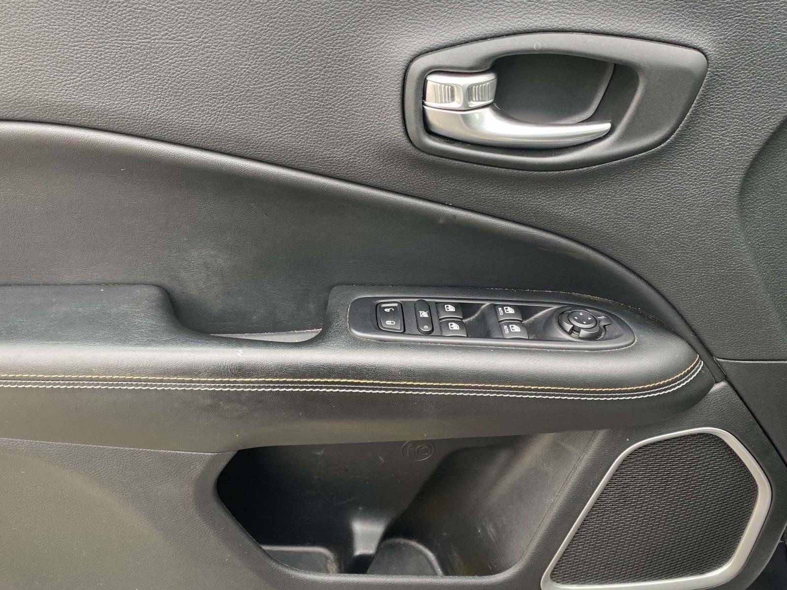 Used 2020 Jeep Compass Latitude image 16