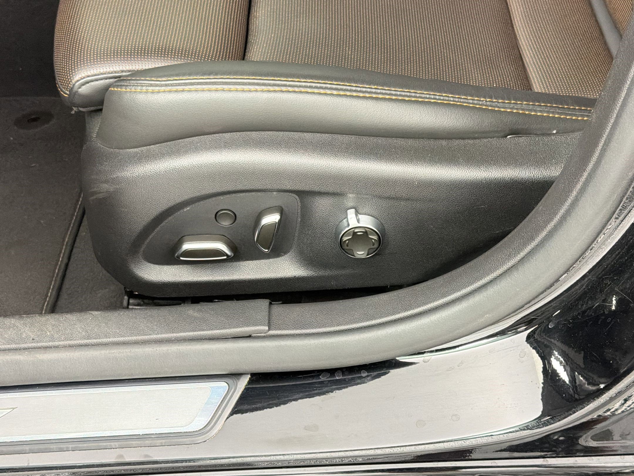 Used 2023 Cadillac CT5 V w/ Premium Package RWD image 16