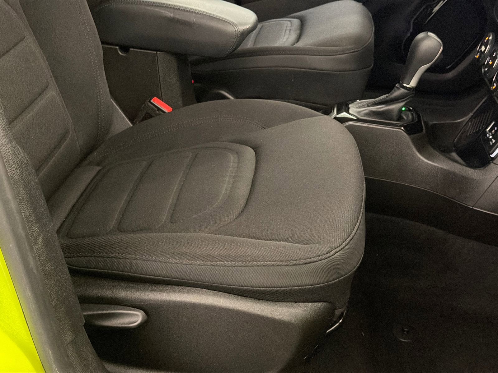 Used 2017 Jeep Renegade Altitude image 11