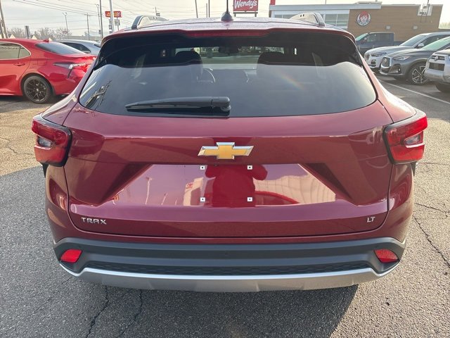 Used 2025 Chevrolet Trax LT w/ Driver Confidence Package image 4