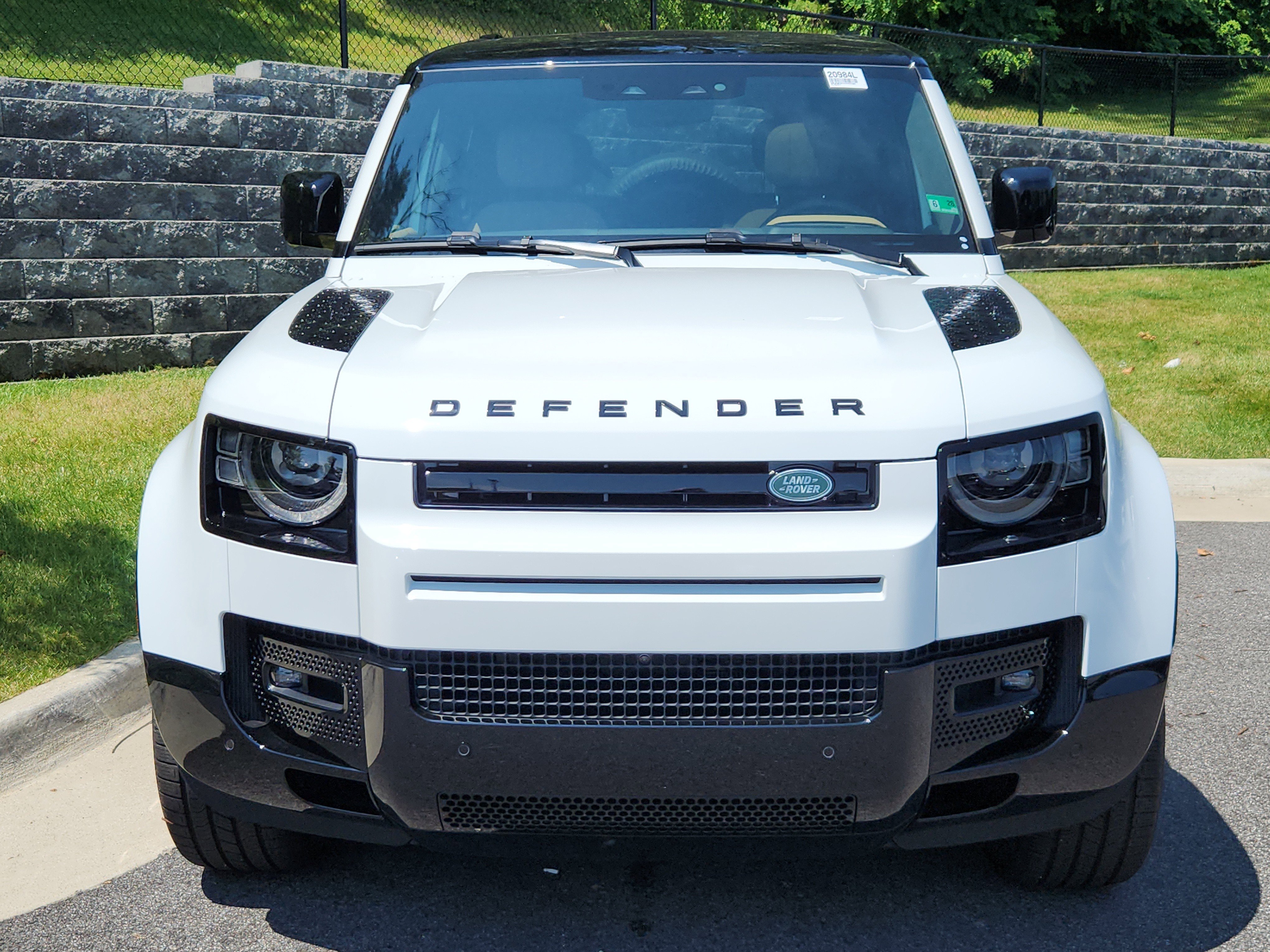 Used 2025 Land Rover Defender 130 V8 image 8