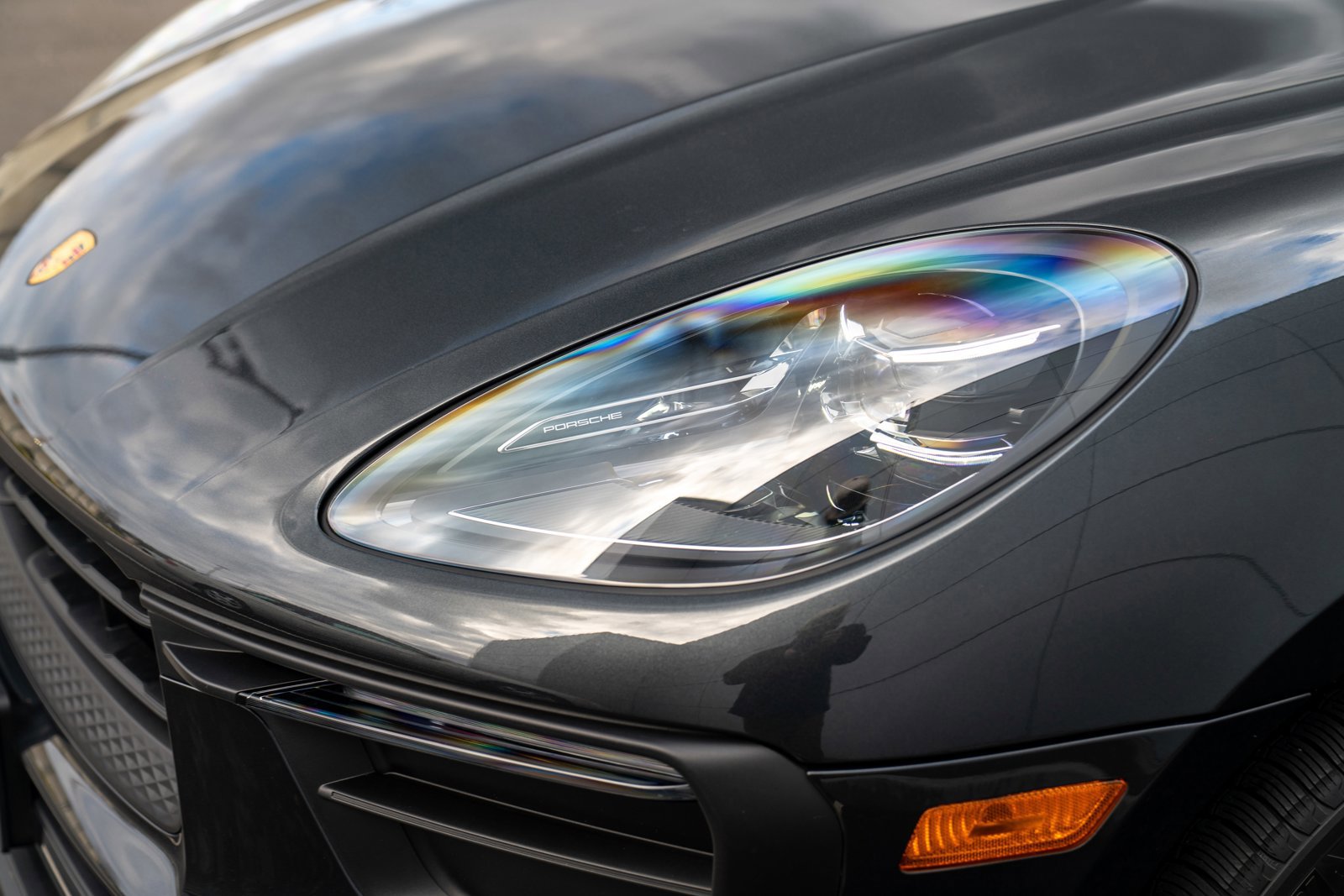 Certified 2025 Porsche Macan image 30
