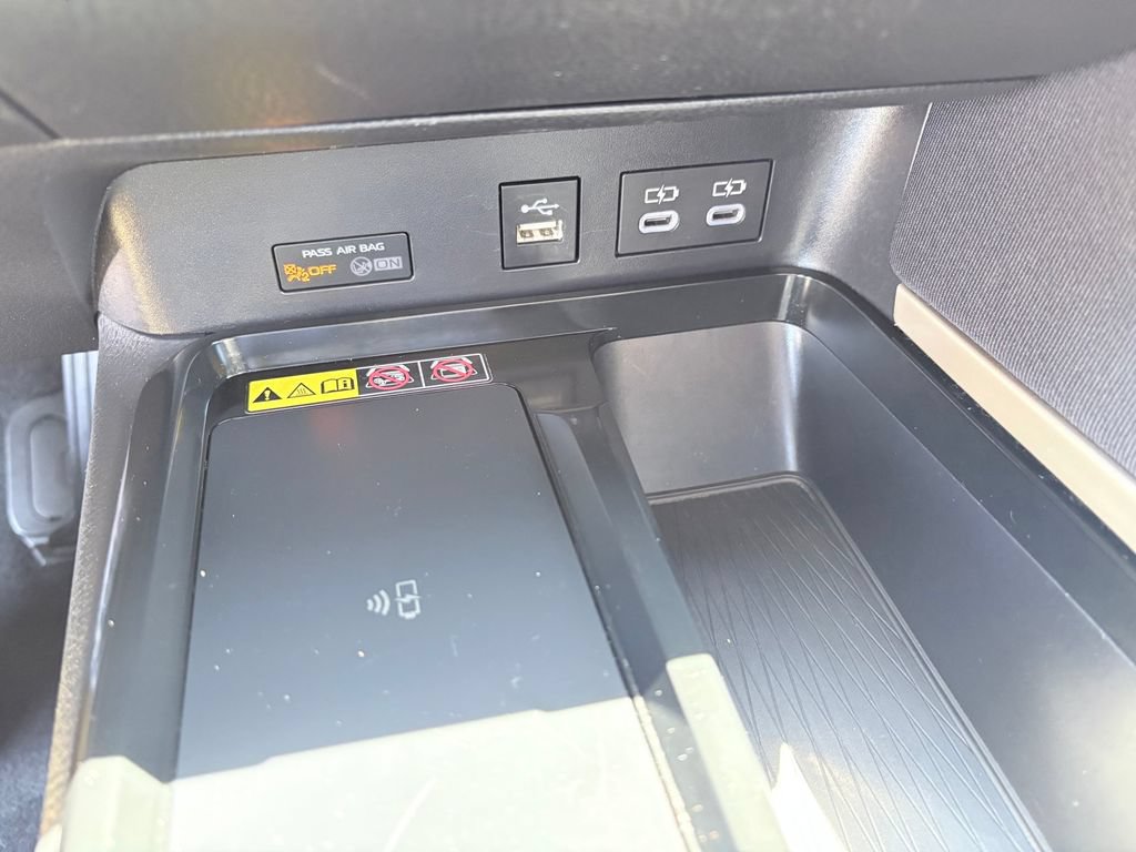 Used 2025 Toyota Camry LE FWD image 21