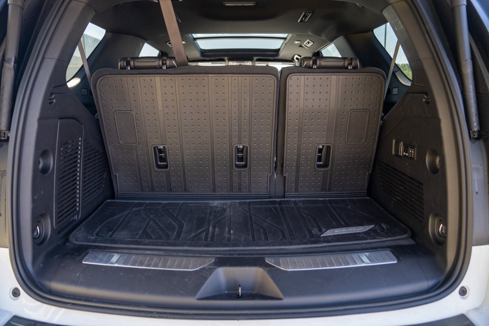 Used 2023 Chevrolet Tahoe Premier AWD/4WD image 28