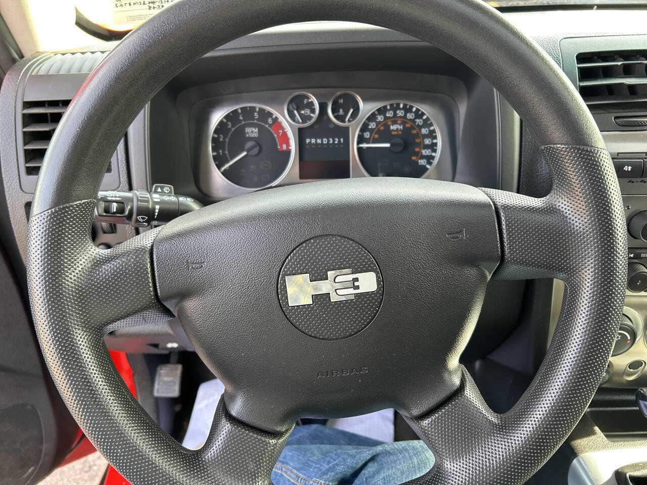 Used 2009 HUMMER H3 image 8