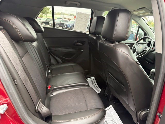 Used 2022 Chevrolet Trax LT w/ LT Convenience Package AWD/4WD image 18